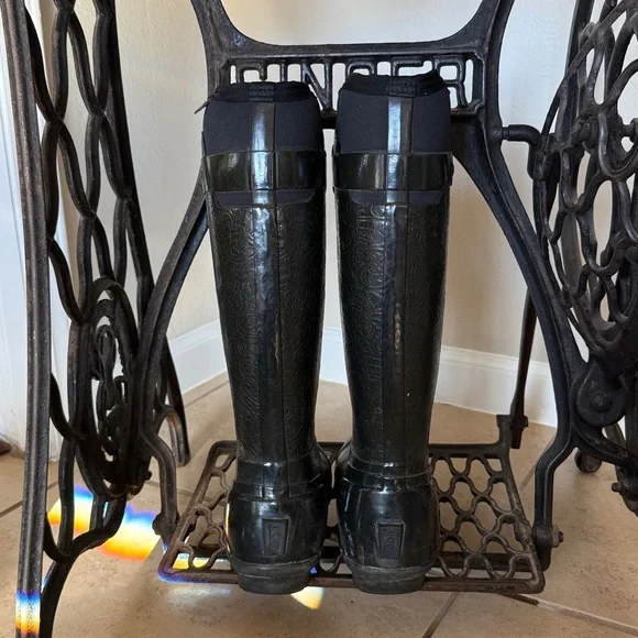 Bogs Rider Emboss Waterproof Boots Women’s Size 7
Black - Picture 5 of 7